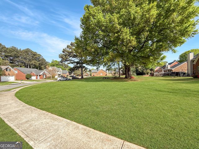 1100 Brookshire Court, Bogart, GA 30622