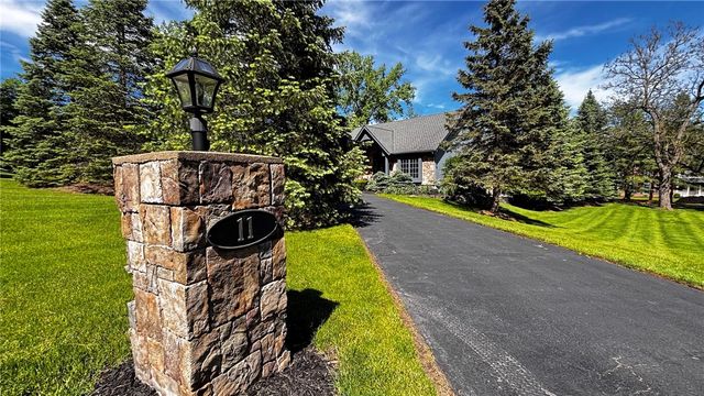 11 Sunrise Park, Pittsford, NY 14534
