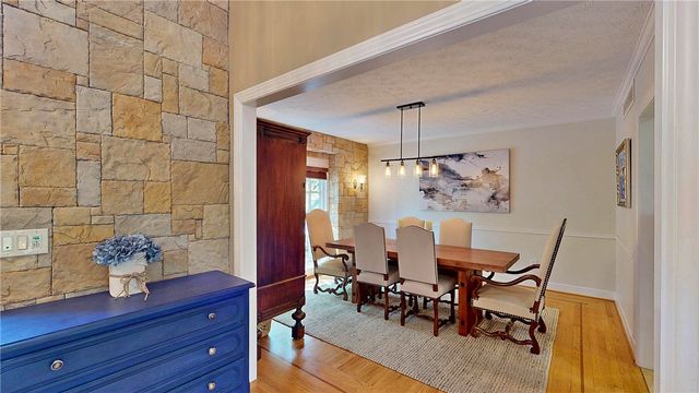 11 Sunrise Park, Pittsford, NY 14534