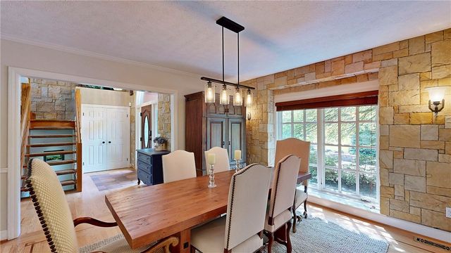 11 Sunrise Park, Pittsford, NY 14534