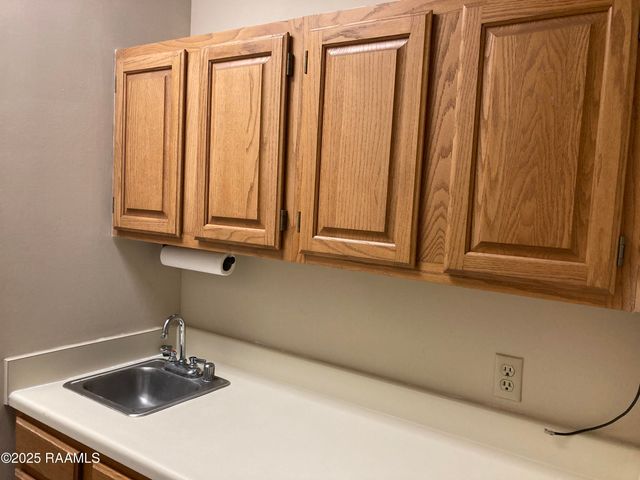 123 Ridgeway Drive B, Lafayette, LA 70503