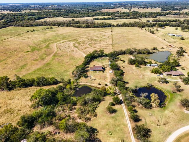 2473 Vz County Road 2621, Wills Point, TX 75169