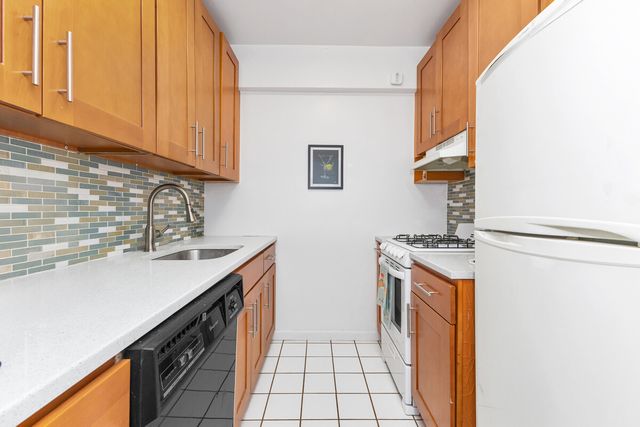 10025 Queens Blvd Apt 2B, New York City, NY 11375