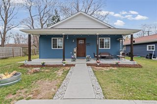 623 Columbia Street, Algonac, MI 48001