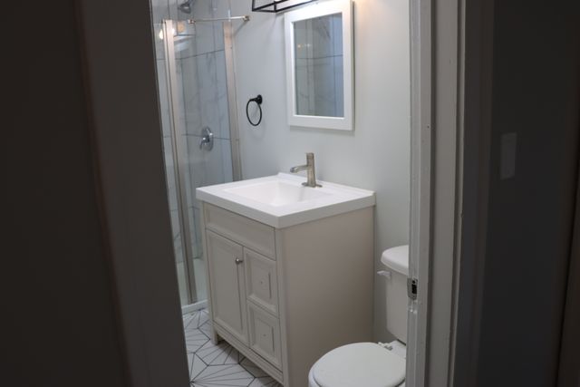 6505 N Bell Avenue, Chicago, IL 60645