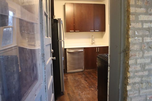 6505 N Bell Avenue, Chicago, IL 60645