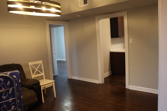 6505 N Bell Avenue, Chicago, IL 60645