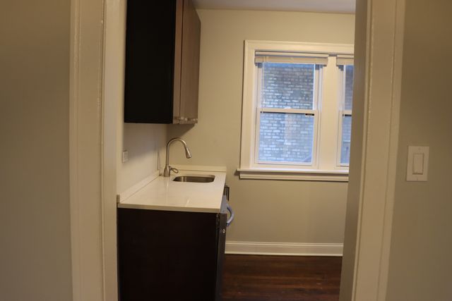 6505 N Bell Avenue, Chicago, IL 60645