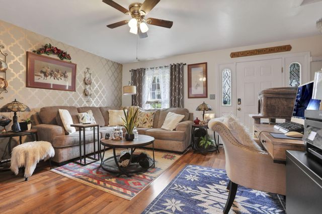 583 Simbury Street, Columbus, OH 43228