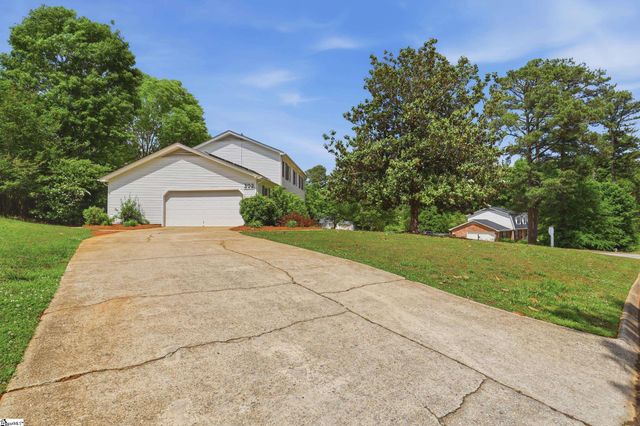 302 Pine Wood Drive, Greenville, SC 29607