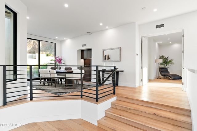 5724 N ECHO CANYON Drive, Phoenix, AZ 85018