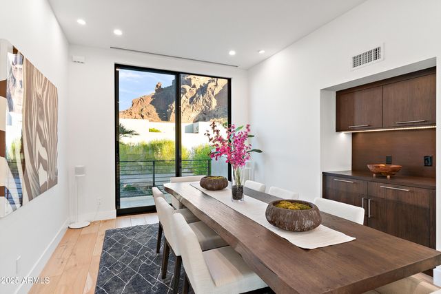 5724 N ECHO CANYON Drive, Phoenix, AZ 85018