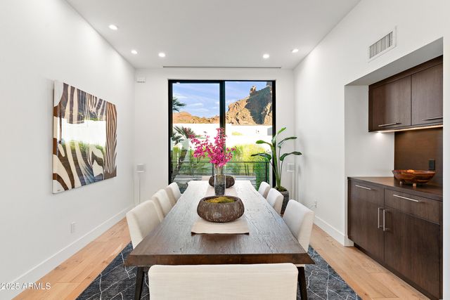 5724 N ECHO CANYON Drive, Phoenix, AZ 85018