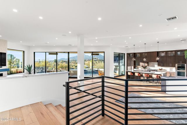 5724 N ECHO CANYON Drive, Phoenix, AZ 85018