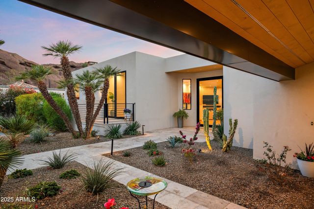 5724 N ECHO CANYON Drive, Phoenix, AZ 85018