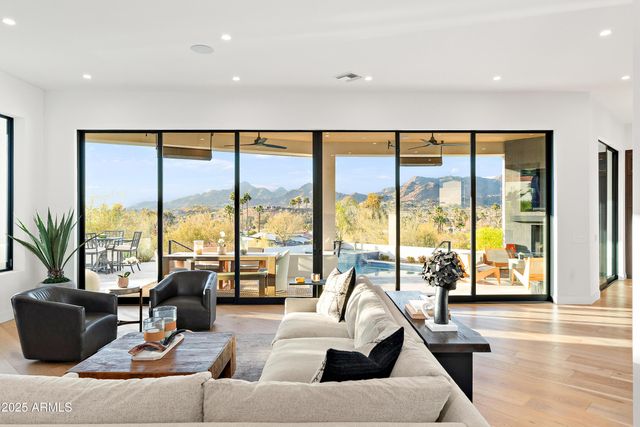 5724 N ECHO CANYON Drive, Phoenix, AZ 85018