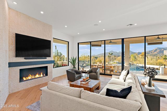 5724 N ECHO CANYON Drive, Phoenix, AZ 85018