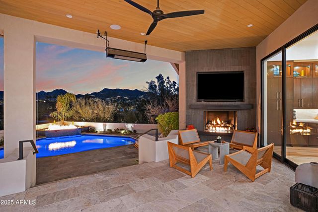 5724 N ECHO CANYON Drive, Phoenix, AZ 85018