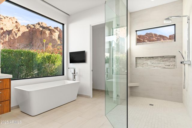 5724 N ECHO CANYON Drive, Phoenix, AZ 85018