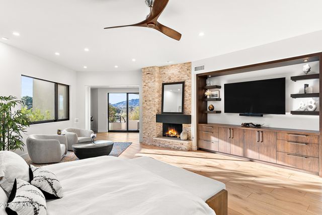 5724 N ECHO CANYON Drive, Phoenix, AZ 85018