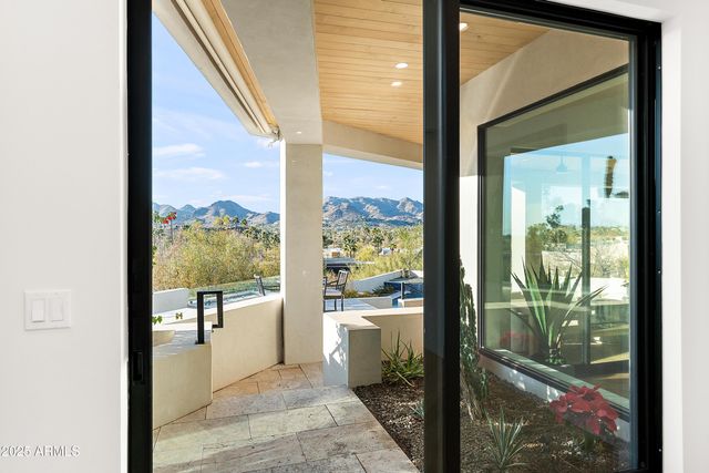 5724 N ECHO CANYON Drive, Phoenix, AZ 85018