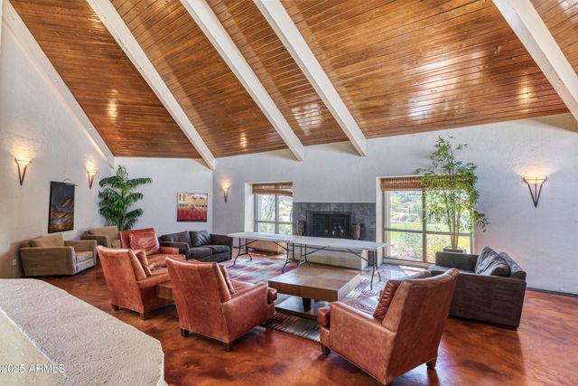 5724 N ECHO CANYON Drive, Phoenix, AZ 85018