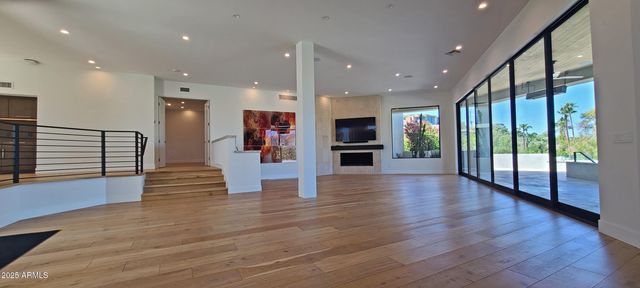 5724 N ECHO CANYON Drive, Phoenix, AZ 85018