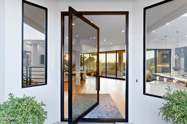 5724 N ECHO CANYON Drive, Phoenix, AZ 85018