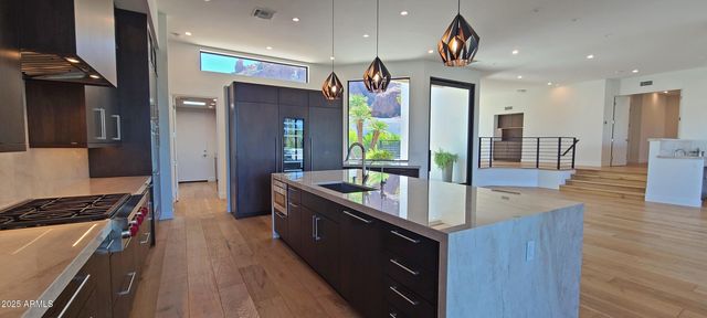 5724 N ECHO CANYON Drive, Phoenix, AZ 85018