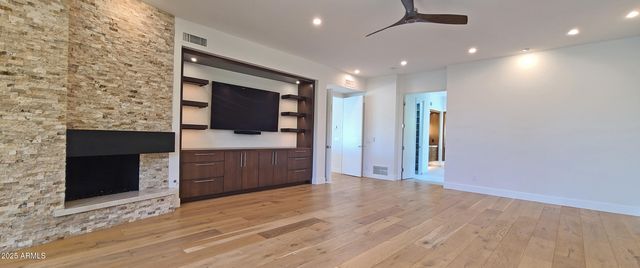 5724 N ECHO CANYON Drive, Phoenix, AZ 85018