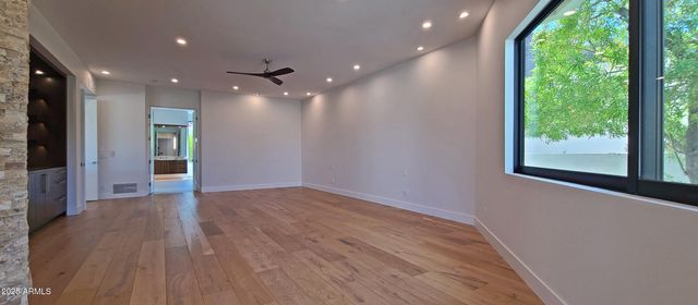 5724 N ECHO CANYON Drive, Phoenix, AZ 85018