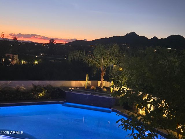 5724 N ECHO CANYON Drive, Phoenix, AZ 85018