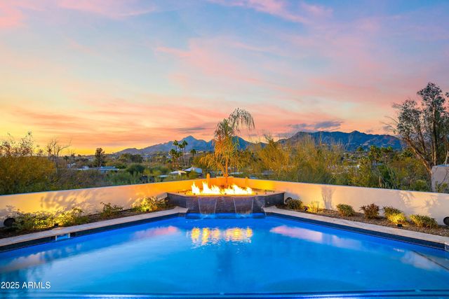 5724 N ECHO CANYON Drive, Phoenix, AZ 85018