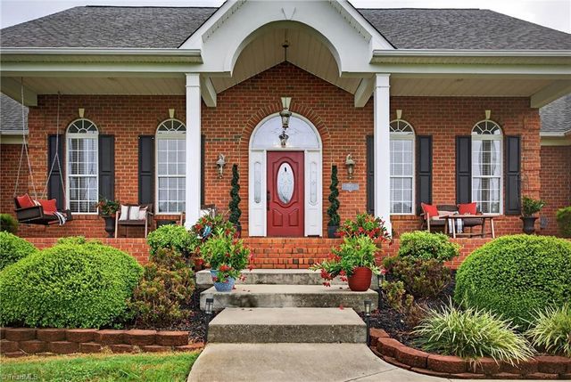 6902 Bridlewood Drive, Trinity, NC 27370
