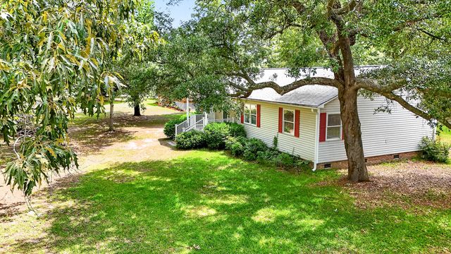 1104 Longpoint Road, Cross, SC 29436