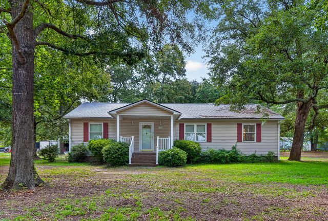 1104 Longpoint Road, Cross, SC 29436