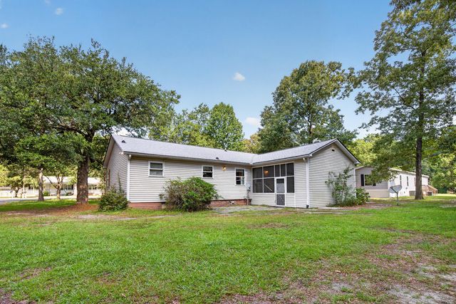 1104 Longpoint Road, Cross, SC 29436