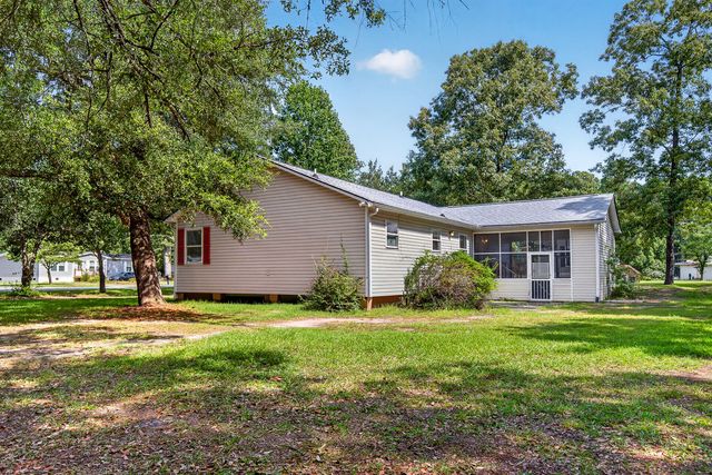 1104 Longpoint Road, Cross, SC 29436