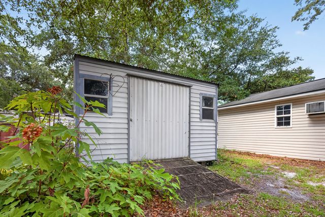 1104 Longpoint Road, Cross, SC 29436