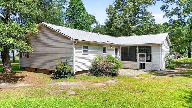 1104 Longpoint Road, Cross, SC 29436