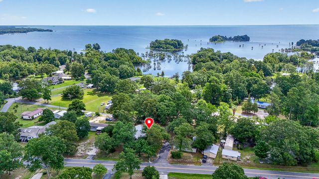 1104 Longpoint Road, Cross, SC 29436