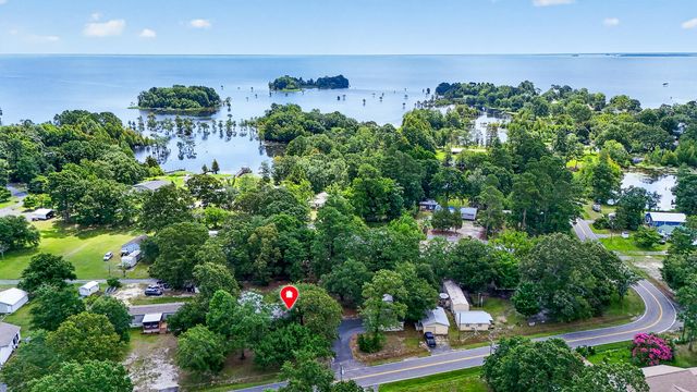 1104 Longpoint Road, Cross, SC 29436