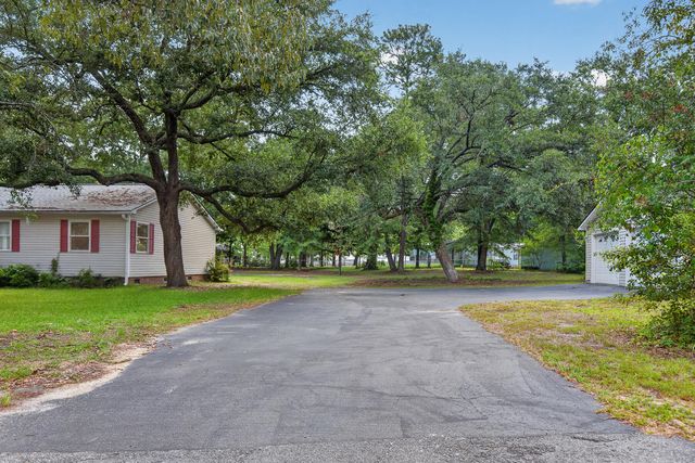 1104 Longpoint Road, Cross, SC 29436