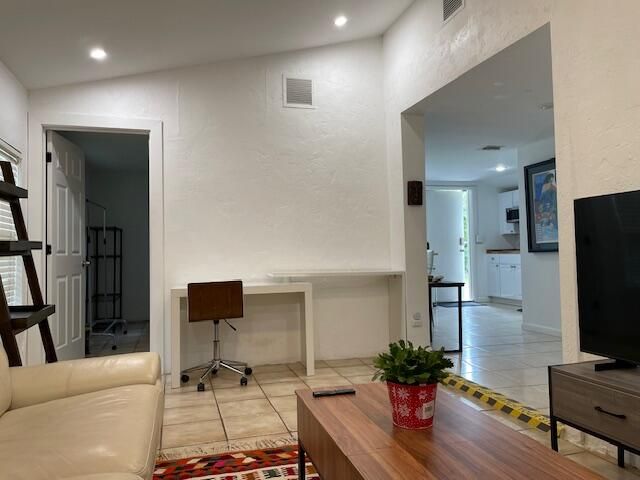 821 SW 13TH Court, Pompano Beach, FL 33060