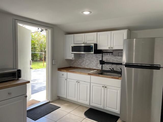 821 SW 13TH Court, Pompano Beach, FL 33060