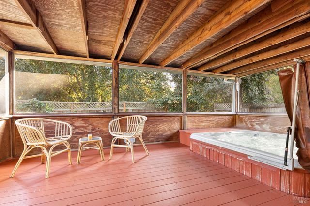 729 Brookside Dr, Vacaville, CA 95688