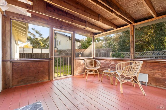 729 Brookside Dr, Vacaville, CA 95688