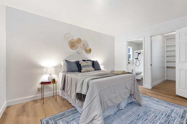 729 Brookside Dr, Vacaville, CA 95688