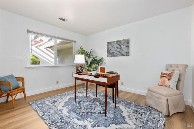 729 Brookside Dr, Vacaville, CA 95688