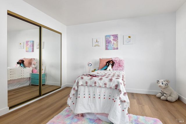 729 Brookside Dr, Vacaville, CA 95688